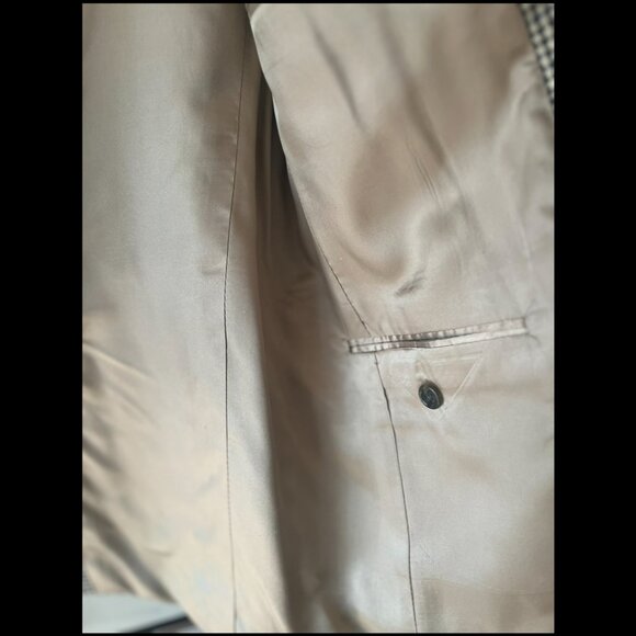 BURBERRY LONDON Brown Houndstooth 2 Button Wool Blazer, Size 39S - Picture 9 of 9